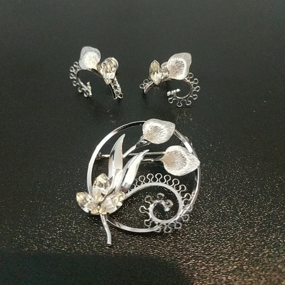 Vintage rhinestone sterling brooch & earrings - Picture 2 of 4